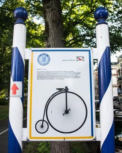 explore Utrecht Tour 2 cycle-path-sign-1